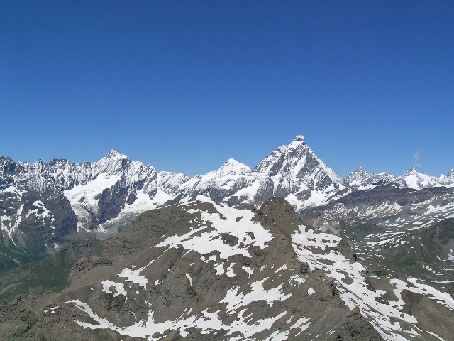 Dalla cima: Dent d'H�rens, Dent Blanche e Cervino.